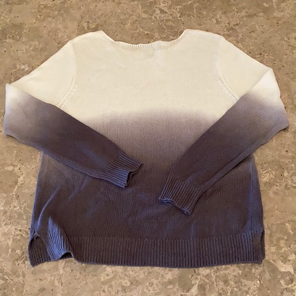 Forever 21 Sweater - Picture 3 of 3